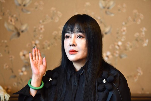 万宝配资 62岁千百惠因病去世，上个月刚抱孙子